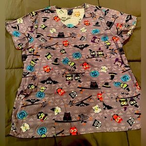 Zoe + Chloe spooky Halloween owls women’s scrub top